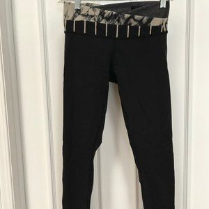 Lululemon legging size 4 Groove